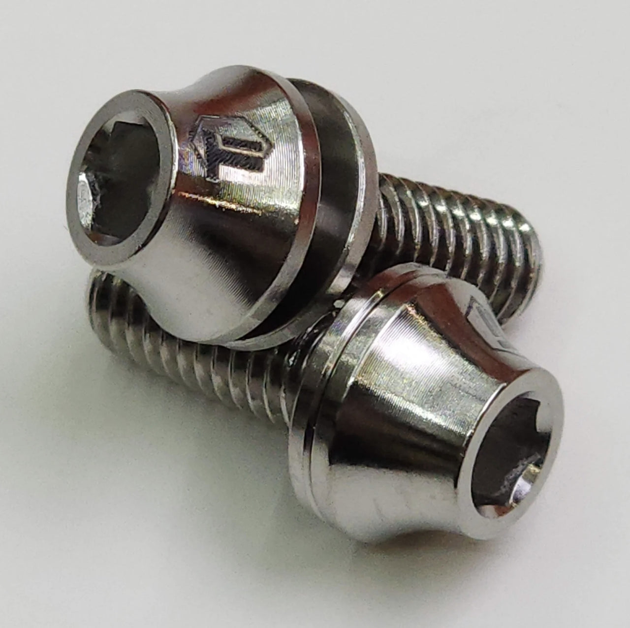 【Ti-Parts Titanium】鈦水瓶籠螺栓，附墊圈 傘 | M5x12 固定器 Bidon 螺絲